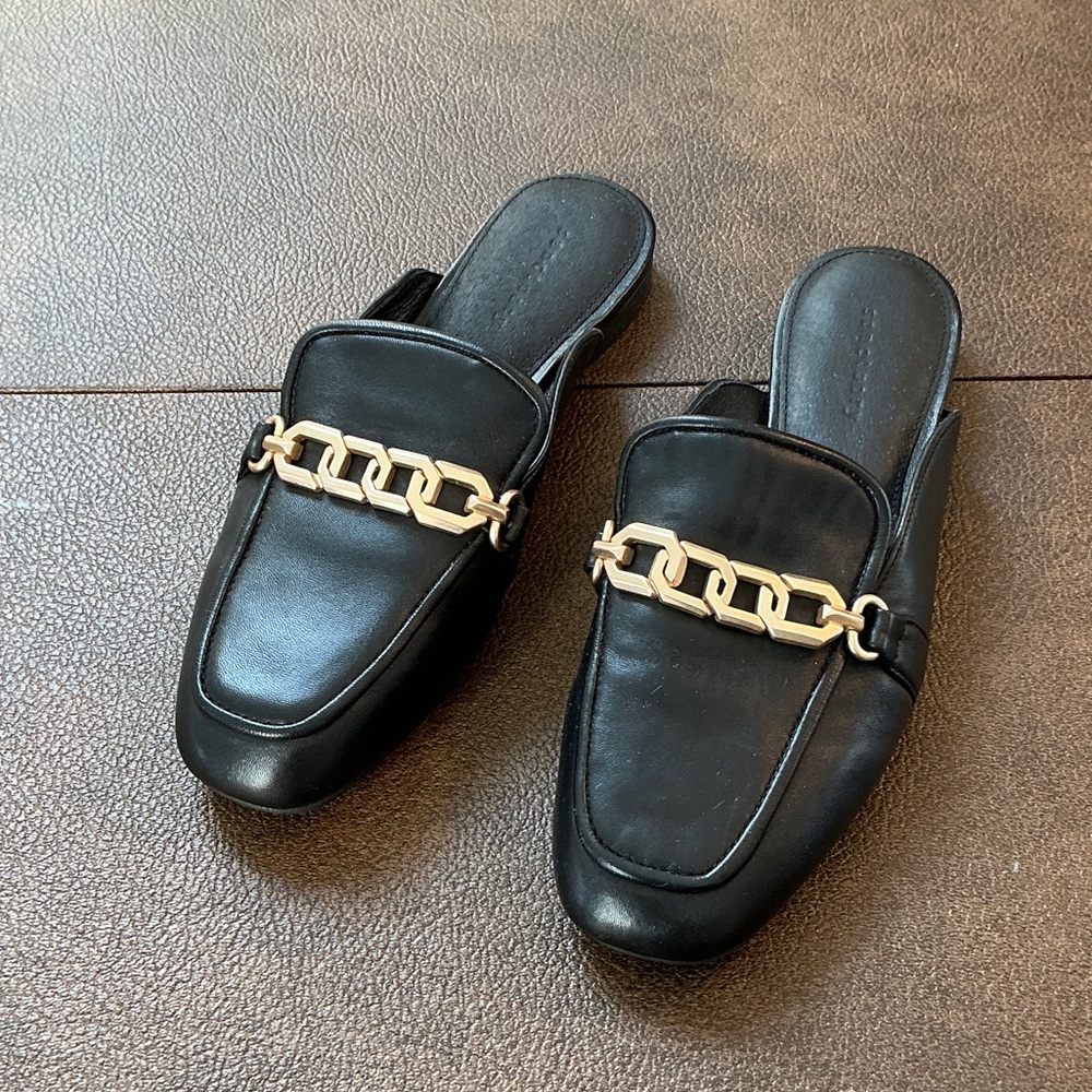 Sanctuary Black Leather Mules with Gold Chain NWOT, Women's Sz 6